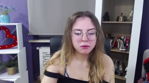 Z O E Y online show from 2, 12, 2024