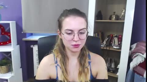 Z O E Y online show from 5, 12, 2024