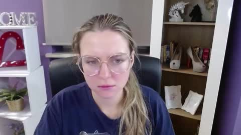 Snapshot of blackrosezoey chatting on 18, 11, 2025 Z O E Y online show from 18, 11, 2025