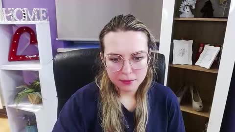 Z O E Y online show from 17, 12, 2025