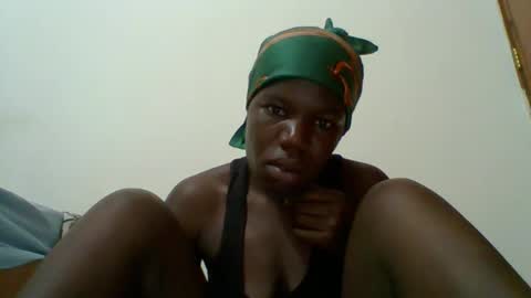 Snapshot of blacksexygal chatting on 31, 10, 2025 SARAH online show from 31, 10, 2025