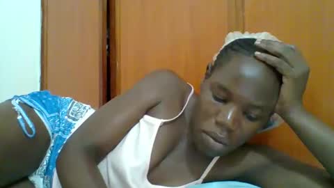 Snapshot of blacksexygal chatting on 5, 11, 2025 SARAH online show from 5, 11, 2025