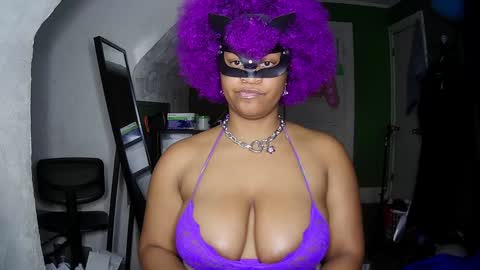 Queen Siren online show from 6, 12, 2024