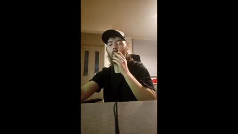 Snapshot of blackvswhite2022 chatting on 16, 12, 2025 blackvswhite2022 online show from 16, 12, 2025