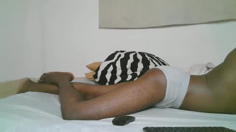 Snapshot of blackzilian_ chatting on 26, 10, 2025 HASSAN online show from 26, 10, 2025