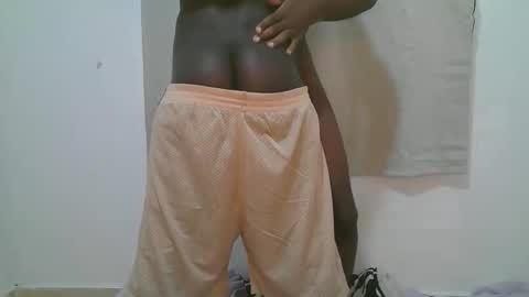 Snapshot of blackzilian_ chatting on 24, 11, 2025 HASSAN online show from 24, 11, 2025