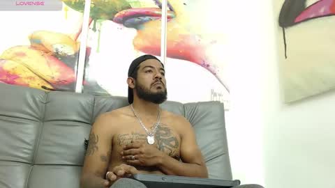 Snapshot of bladehot_ chatting on 25, 11, 2025 Richard online show from 25, 11, 2025