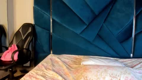 Snapshot of blaiirwall chatting on 6, 11, 2025 BlairWall online show from 6, 11, 2025