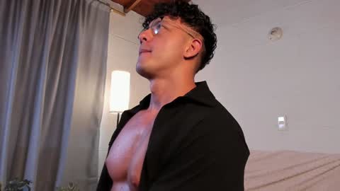 Snapshot of blake_levi chatting on 21, 12, 2024 Blake Levi Independent Model online show from 21, 12, 2024