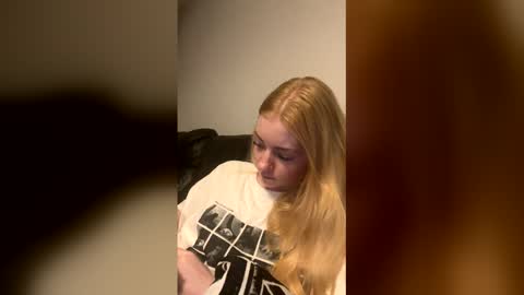 bleurosexx online show from 25, 4, 2026