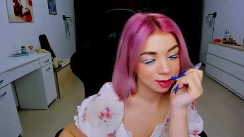 Snapshot of blinkofeyess chatting on 4, 12, 2024 Nicole online show from 4, 12, 2024