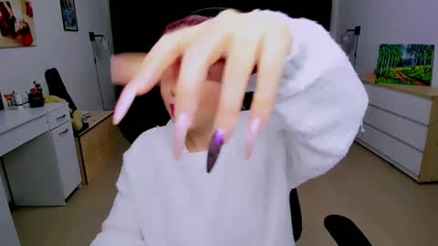 Snapshot of blinkofeyess chatting on 17, 12, 2024 Nicole online show from 17, 12, 2024