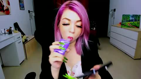 Snapshot of blinkofeyess chatting on 24, 12, 2024 Nicole online show from 24, 12, 2024