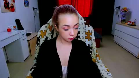 Snapshot of blinkofeyess chatting on 5, 2, 2025 Nicole online show from 5, 2, 2025