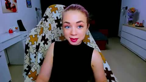 Snapshot of blinkofeyess chatting on 5, 2, 2025 Nicole online show from 5, 2, 2025