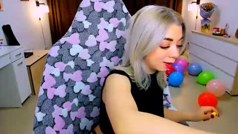 Snapshot of blinkofeyess chatting on 12, 2, 2025 Nicole online show from 12, 2, 2025