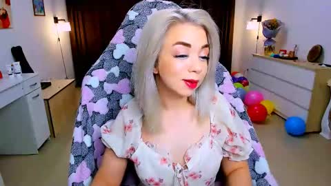 Snapshot of blinkofeyess chatting on 13, 2, 2025 Nicole online show from 13, 2, 2025