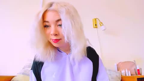 Snapshot of blinkofeyess chatting on 22, 2, 2025 Nicole online show from 22, 2, 2025