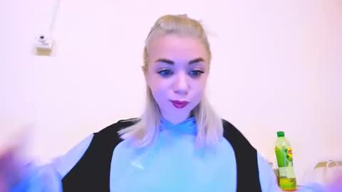 Snapshot of blinkofeyess chatting on 24, 2, 2025 Nicole online show from 24, 2, 2025