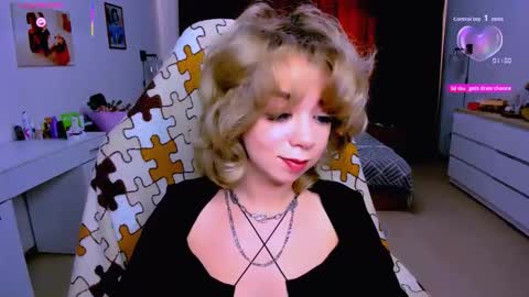 Snapshot of blinkofeyess chatting on 14, 9, 2025 Nicole online show from 14, 9, 2025