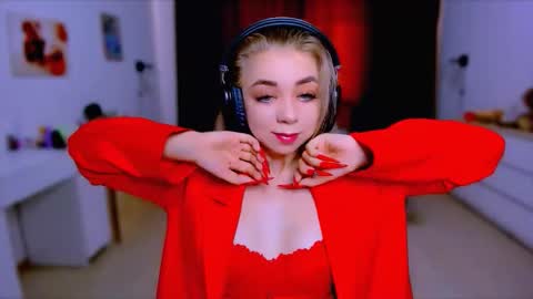 Snapshot of blinkofeyess chatting on 18, 9, 2025 Nicole online show from 18, 9, 2025