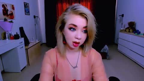 Snapshot of blinkofeyess chatting on 30, 9, 2025 Nicole online show from 30, 9, 2025