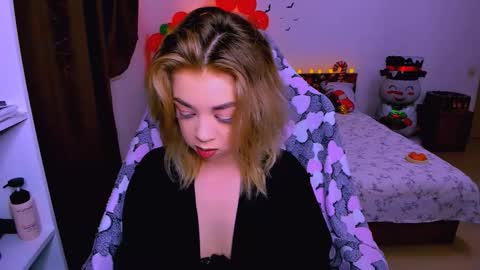 Snapshot of blinkofeyess chatting on 30, 11, 2025 Nicole online show from 30, 11, 2025