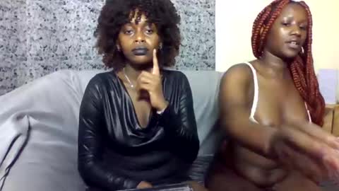 Snapshot of blonde_barby chatting on 1, 11, 2025 blonde_barby online show from 1, 11, 2025