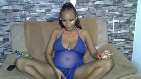 blonde_creamy online show from 20, 6, 2026