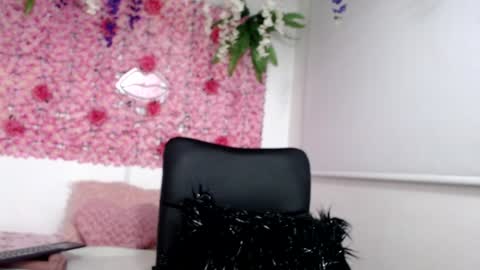Snapshot of blonde_squirt_ chatting on 19, 12, 2024 blonde_squirt_ online show from 19, 12, 2024
