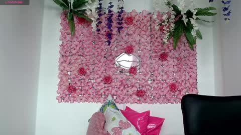 Snapshot of blonde_squirt_ chatting on 24, 1, 2025 blonde_squirt_ online show from 24, 1, 2025