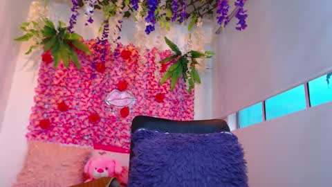 blonde_squirt_ online show from 20, 12, 2025