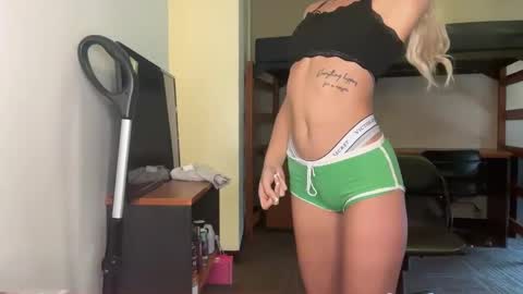 Blondebunnyx online show from 8, 9, 2025