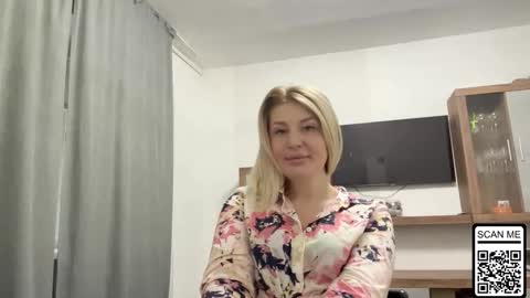 blondie_xoxoxo online show from 8, 10, 2025