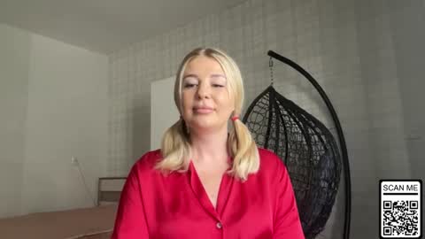 Snapshot of blondie_xoxoxo chatting on 25, 6, 2026 blondie_xoxoxo online show from 25, 6, 2026