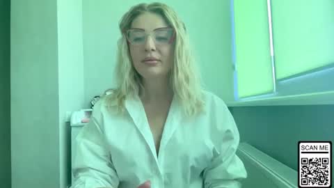Snapshot of blondie_xoxoxo chatting on 12, 7, 2026 blondie_xoxoxo online show from 12, 7, 2026