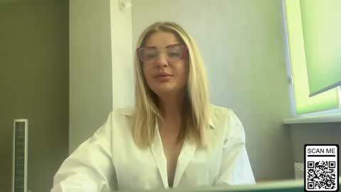 Snapshot of blondie_xoxoxo chatting on 18, 7, 2026 blondie_xoxoxo online show from 18, 7, 2026
