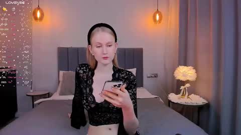 Mia online show from 15, 2, 2025