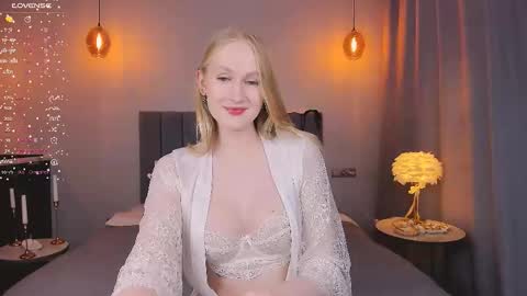 Mia online show from 6, 3, 2025