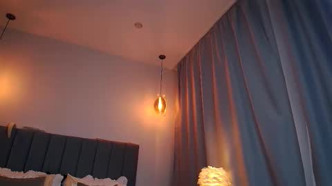 Snapshot of blondiemermaid chatting on 2, 12, 2025 Mia online show from 2, 12, 2025