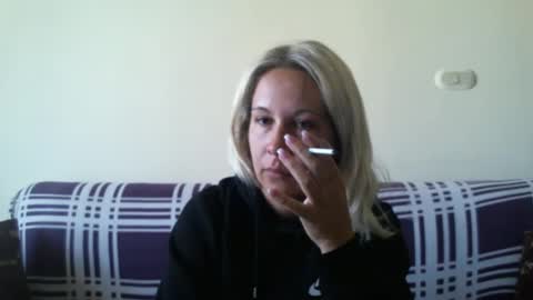 Snapshot of blondiepam23 chatting on 2, 1, 2025 BlondiePam online show from 2, 1, 2025