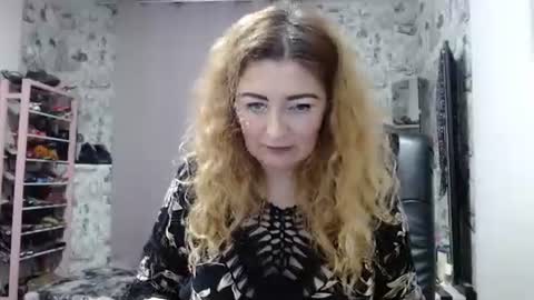 Snapshot of blondmilfs chatting on 9, 1, 2025 BlondMILfs online show from 9, 1, 2025