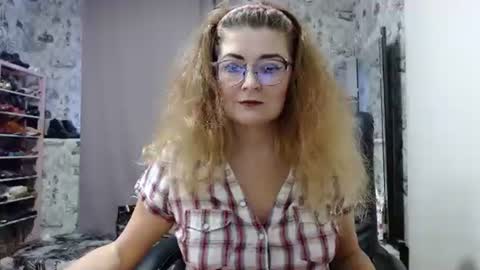 Snapshot of blondmilfs chatting on 28, 1, 2025 BlondMILfs online show from 28, 1, 2025