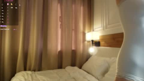 blondoll online show from 10, 6, 2026