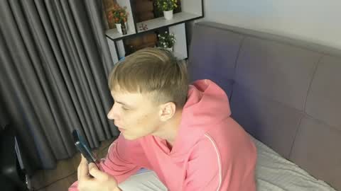 Snapshot of blondvibe chatting on 19, 4, 2026 Alik online show from 19, 4, 2026