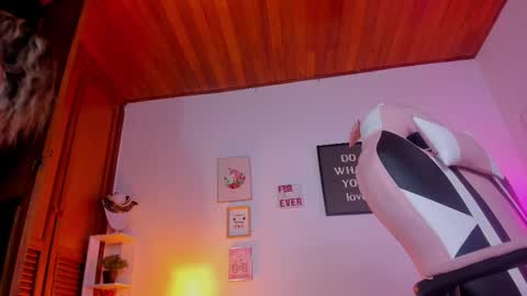 Isis online show from 26, 9, 2025