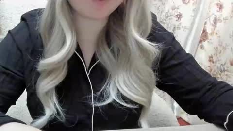 Snapshot of blondymargaret chatting on 1, 3, 2025 blondymargaret online show from 1, 3, 2025