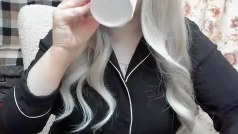 Snapshot of blondymargaret chatting on 3, 3, 2025 blondymargaret online show from 3, 3, 2025