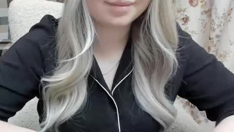 Snapshot of blondymargaret chatting on 8, 3, 2025 blondymargaret online show from 8, 3, 2025