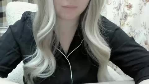 Snapshot of blondymargaret chatting on 9, 3, 2025 blondymargaret online show from 9, 3, 2025